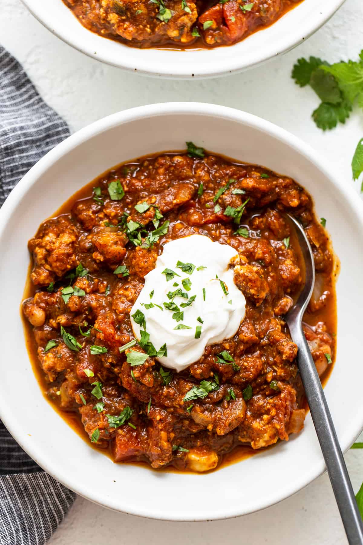 Make it vegetarian: skip the ground turkey or swap it for a plant-based ground Use a different meat: Instead of ground turkey, try ground beef or ground chicken. Skip the poblano: want to save 20 minutes? Skip the poblano pepper and add a can of green chiles or jalapeños (spicy) instead. pumpkin chili in bowl with sour cream.