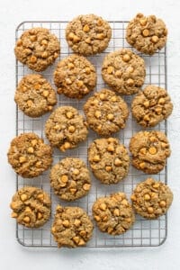 chilling cookies in wire rack.
