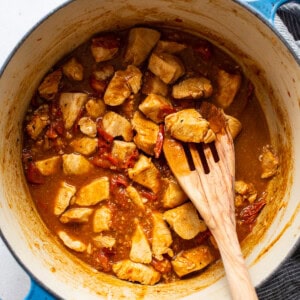 cooking chicken in balsamic in large pot.